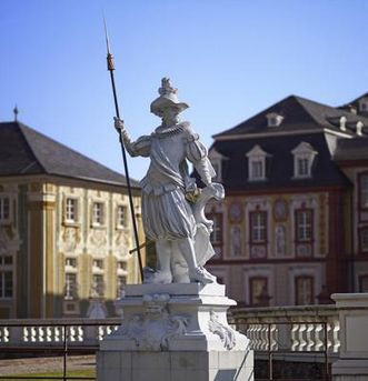 Hellebardier, Figur im Schlossgarten Bruchsal