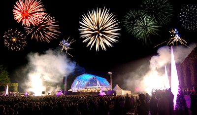 Schloss und Schlossgarten Schwetzingen, Feuerwerk bei "Schloss in Flammen"