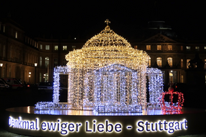 Lichtskulptur der Grabkapelle auf dem Württemberg auf dem Schlossplatz Stuttgart