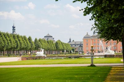 Schloss und Schlossgarten Schwetzingen, Blick aufs Schloss vom Garten aus