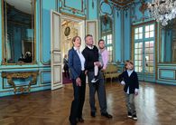 Solitude Palace, visitors in the palace; photo: Staatliche Schlösser und Gärten Baden-Württemberg, Niels Schubert 