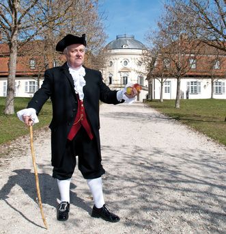 Gästeführer von Schloss Solitude als Johann Caspar Schiller