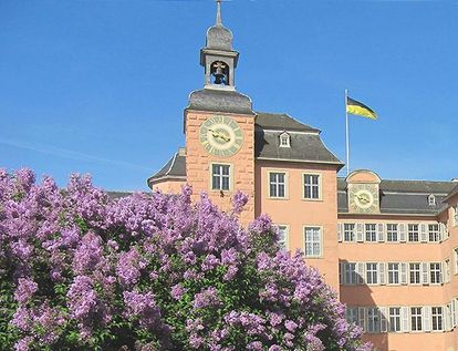 Schloss Schwetzingen im Frühling: Foto: Staatliche Schlösser und Gärten Baden-Württemberg, Petra Pechacek